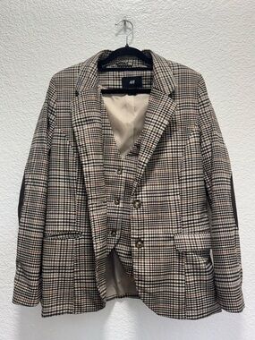 Women’s Plaid Blazer and Vest in Beige and Brown